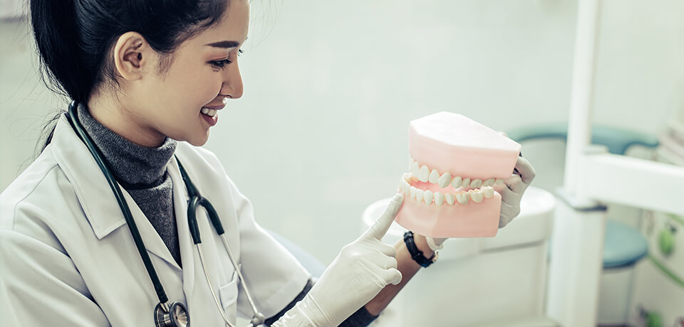 nişantaşı protez diş tedavisi, protez diş tedavisi nişantaşı, protez diş ile eski gülüşler