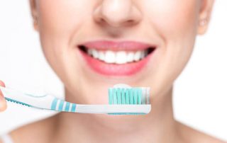 etkili-dis-fircalama-teknikleri-nelerdir-320×202 etkili-dis-fircalama-teknikleri-nelerdir-320x202